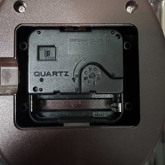 Vintage Seiko Quartz Desk Clock - Lucite and Brass - Picture 2 of 3